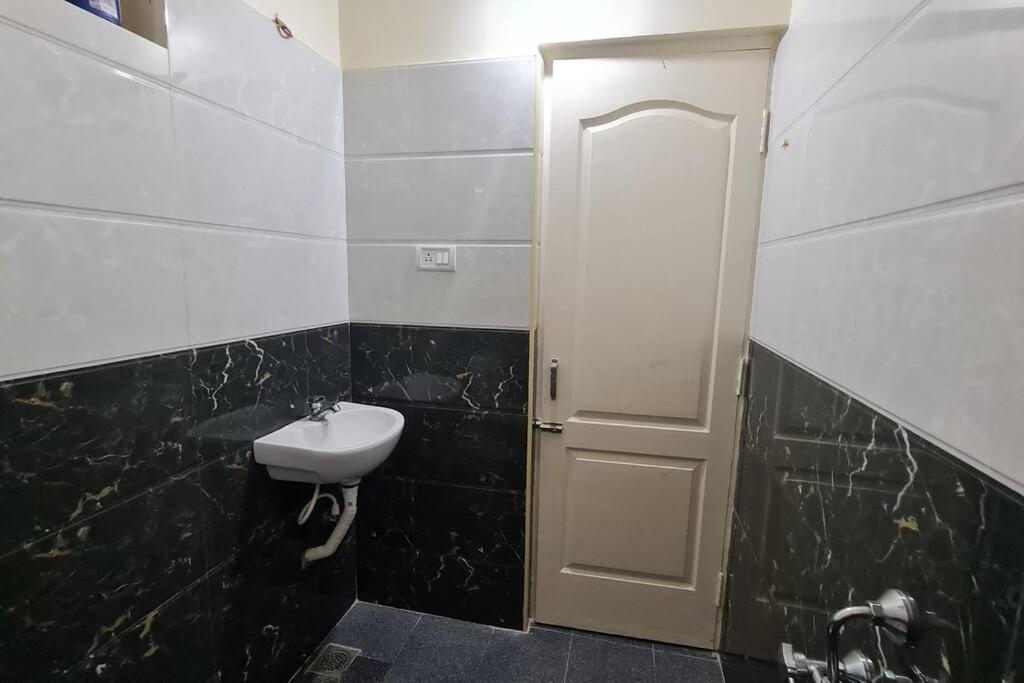 Kamalam 2 Bhk - Non Ac Villa Coimbatore Eksteriør billede
