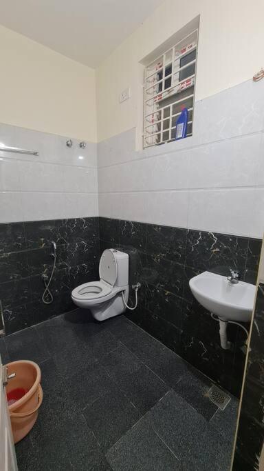 Kamalam 2 Bhk - Non Ac Villa Coimbatore Eksteriør billede